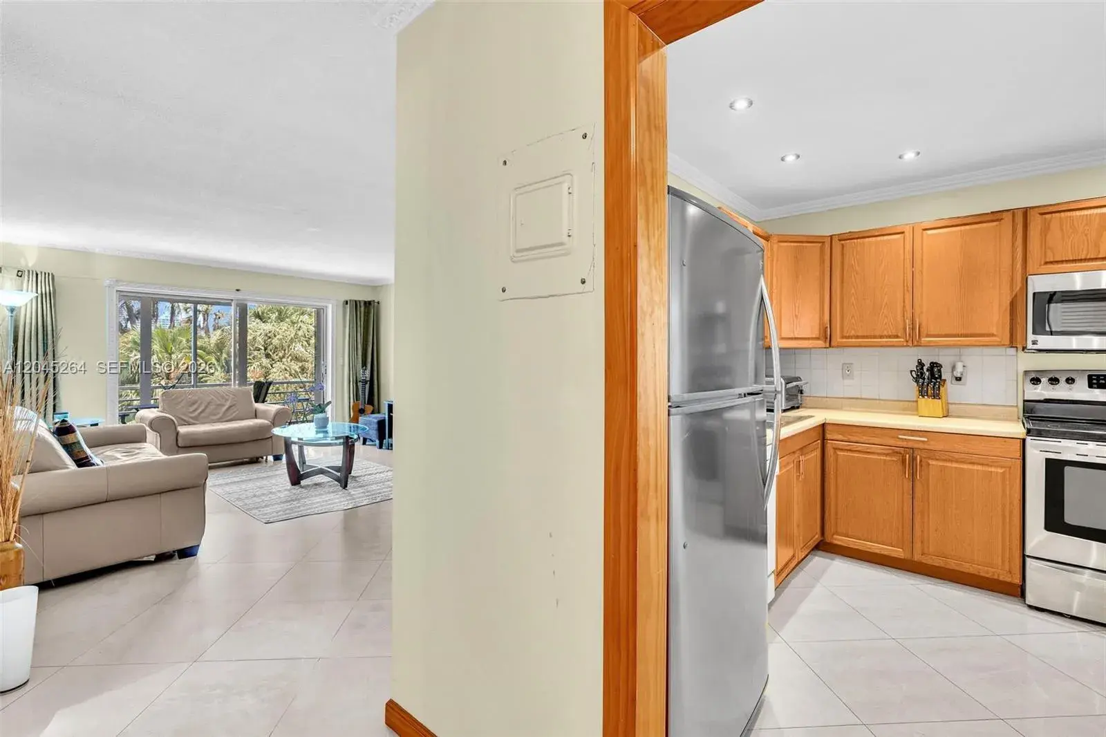 700 NE 14th Ave # 307, Hallandale Beach FL 33009