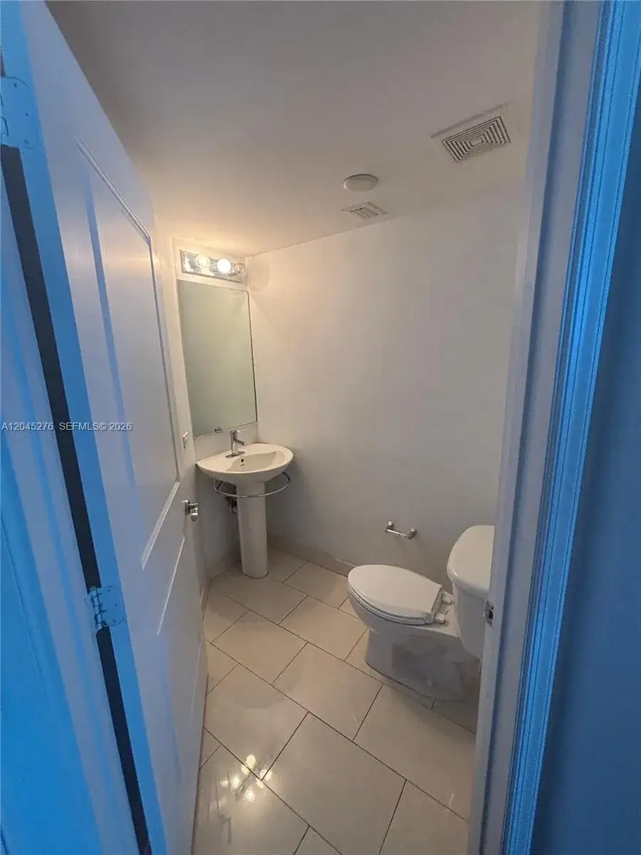 480 NE 30th St # 1004, Miami FL 33137 photo 3