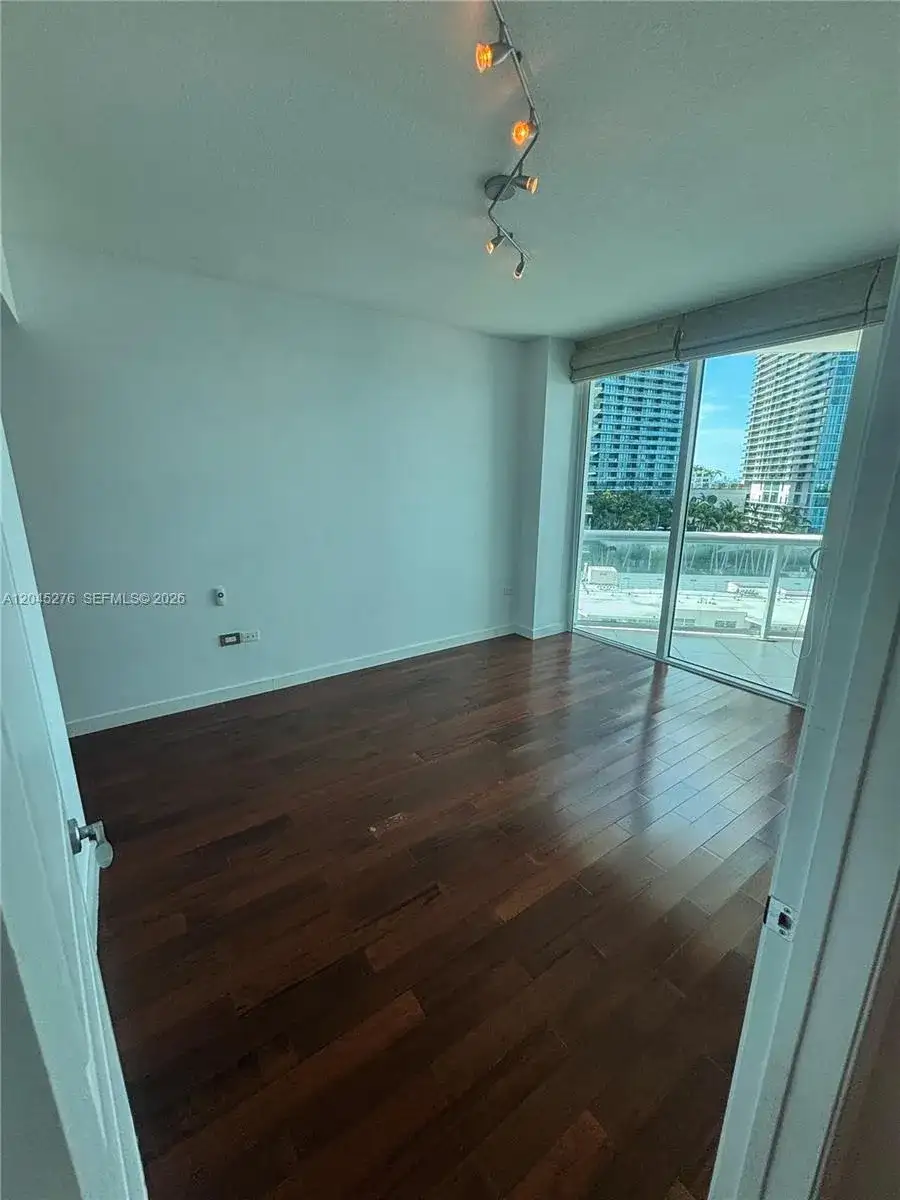 480 NE 30th St # 1004, Miami FL 33137 photo 4