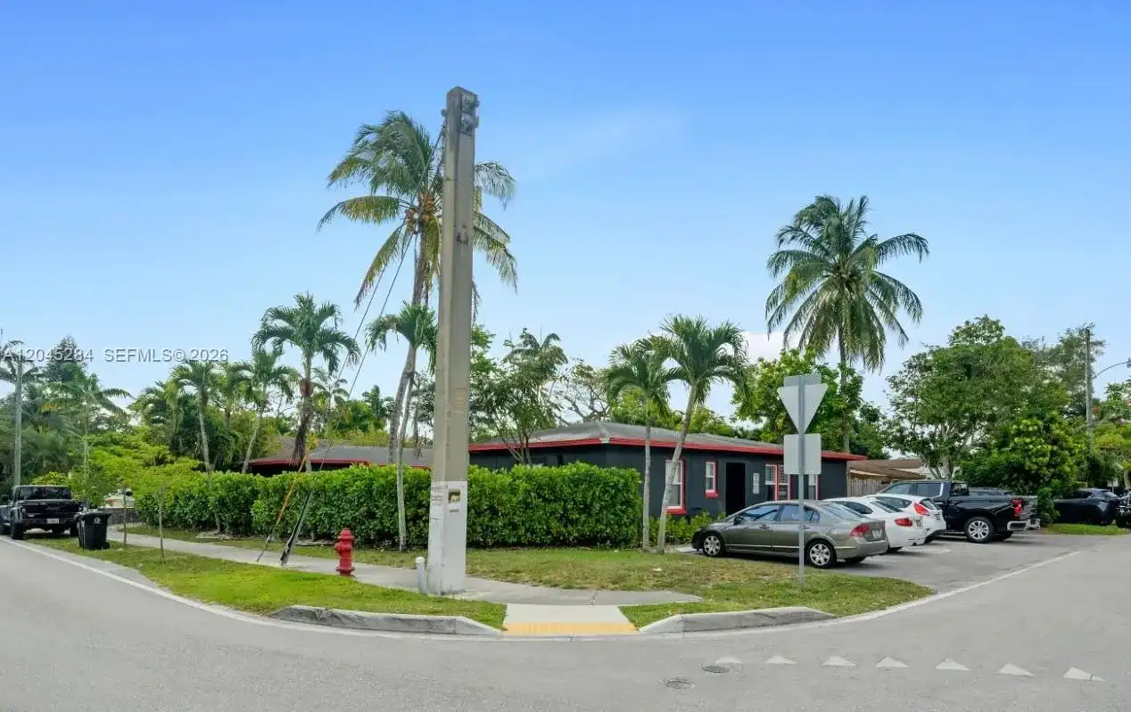 620 sw 7th St unit 1-6, Fort Lauderdale FL 33315