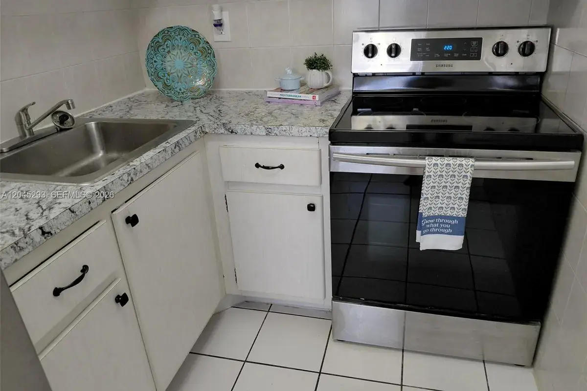 1433 SW 24th Ct # 2, Fort Lauderdale FL 33315