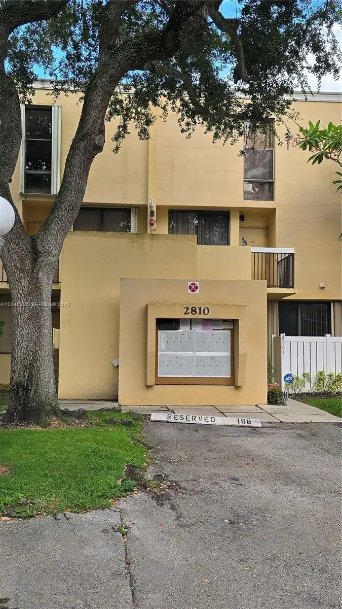 2810 SW 87th Ave # 910, Davie FL 33328 photo 2