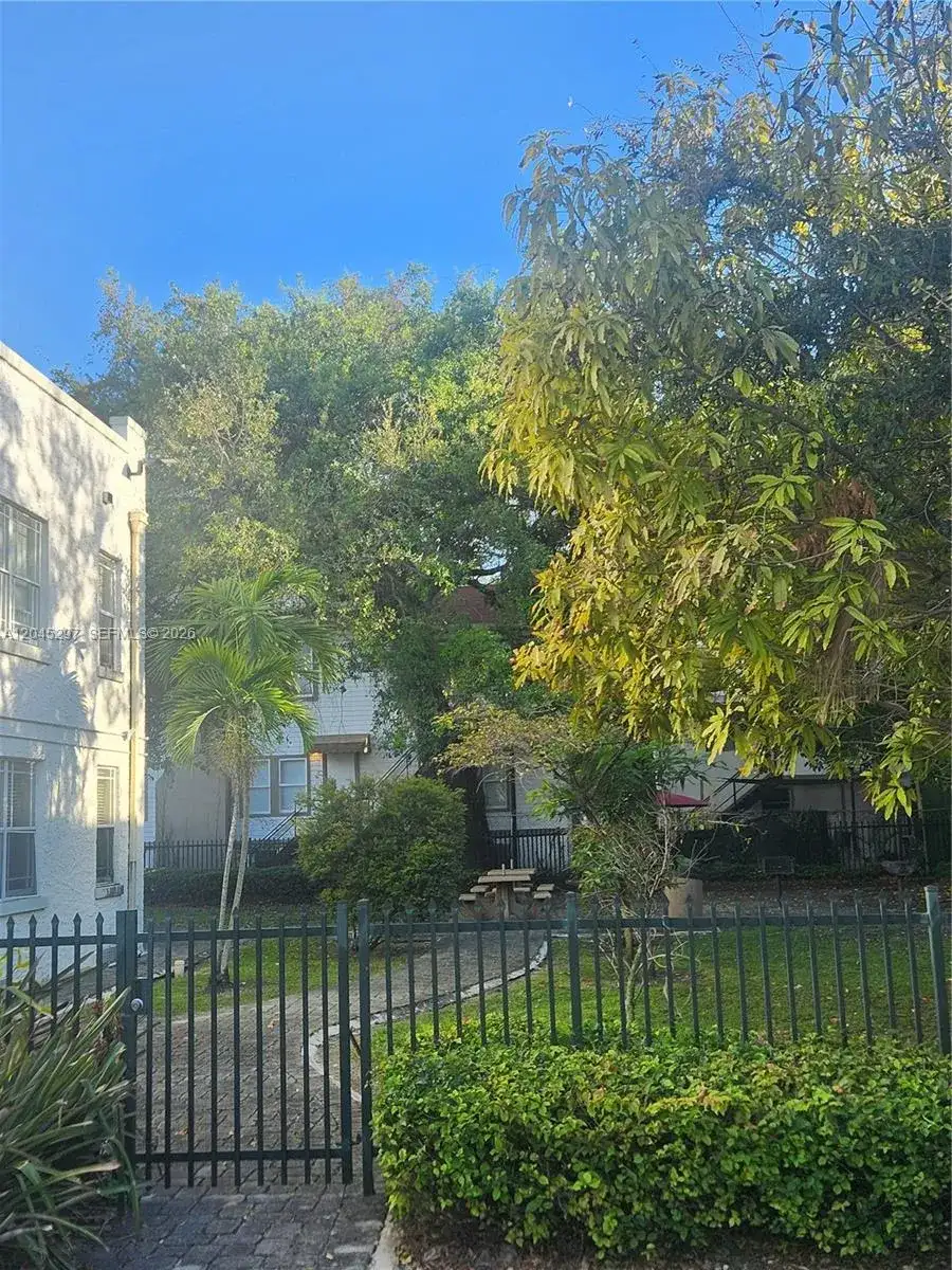 412 NW 4th St, Miami FL 33130 photo 5