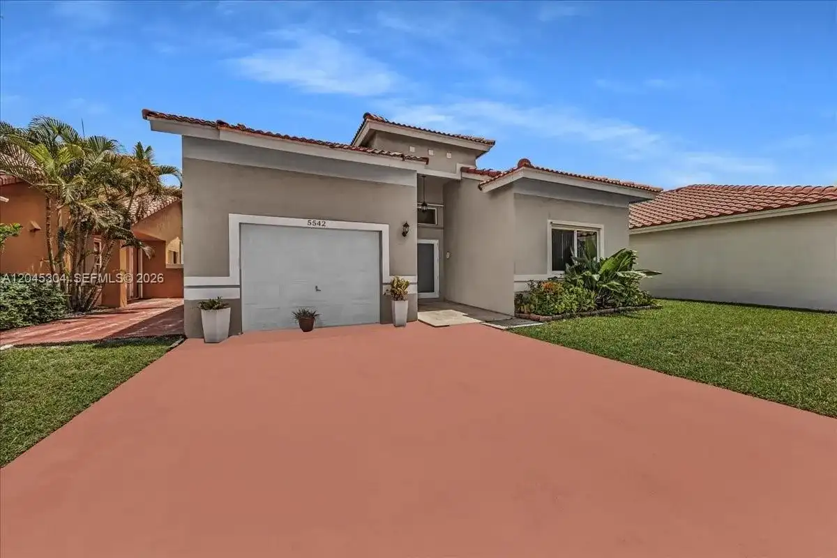 5542 NW 190th Ln, Miami Gardens FL 33055