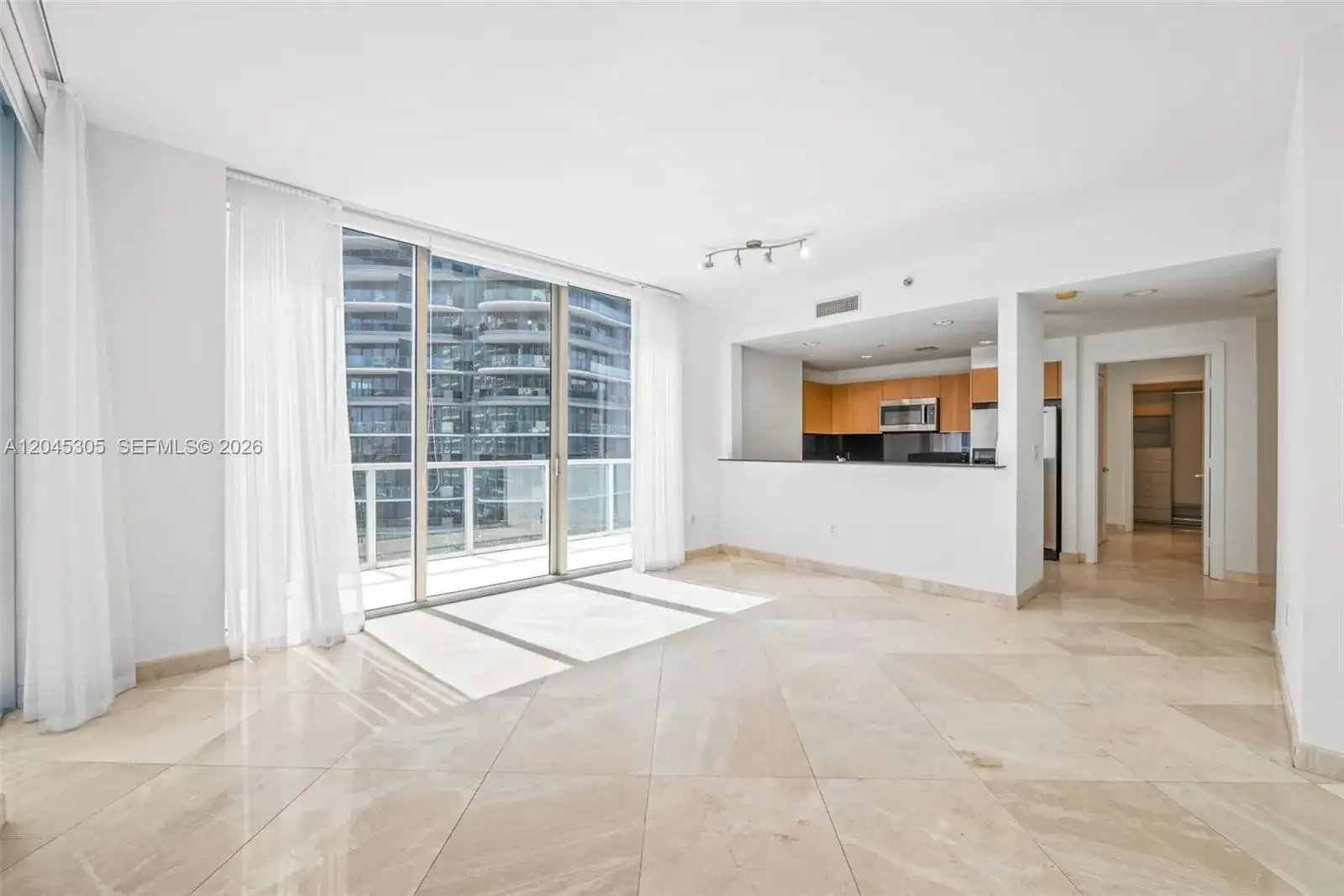 1050 Brickell Ave # 3314, Miami FL 33131 photo 2