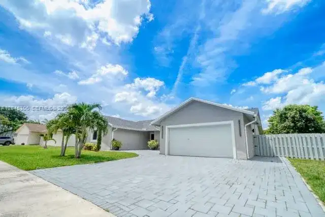 15810 N Wind Cir, Sunrise FL 33326 photo 5