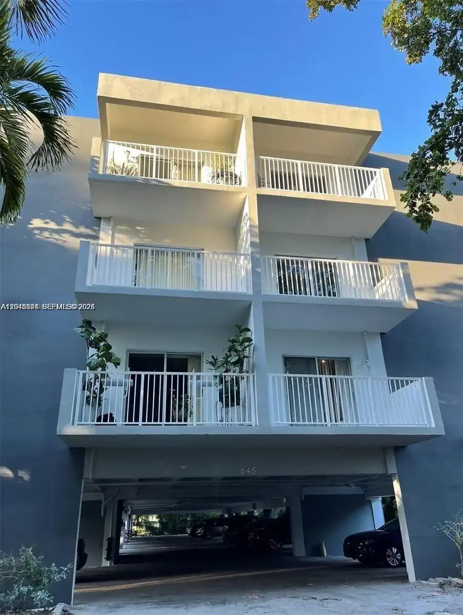 645 NE 121st St # 306, North Miami FL 33161