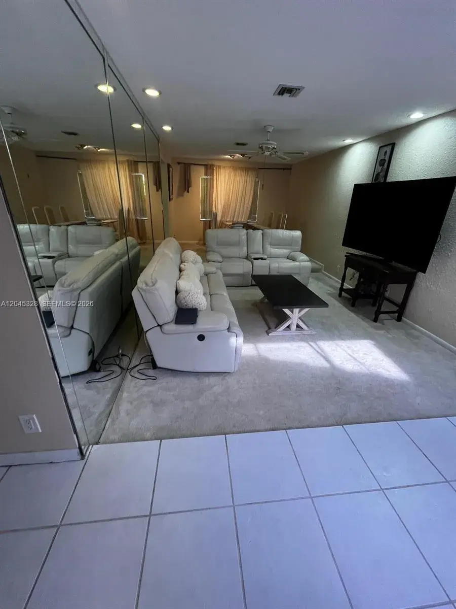 11540 NW 40th St, Coral Springs FL 33065