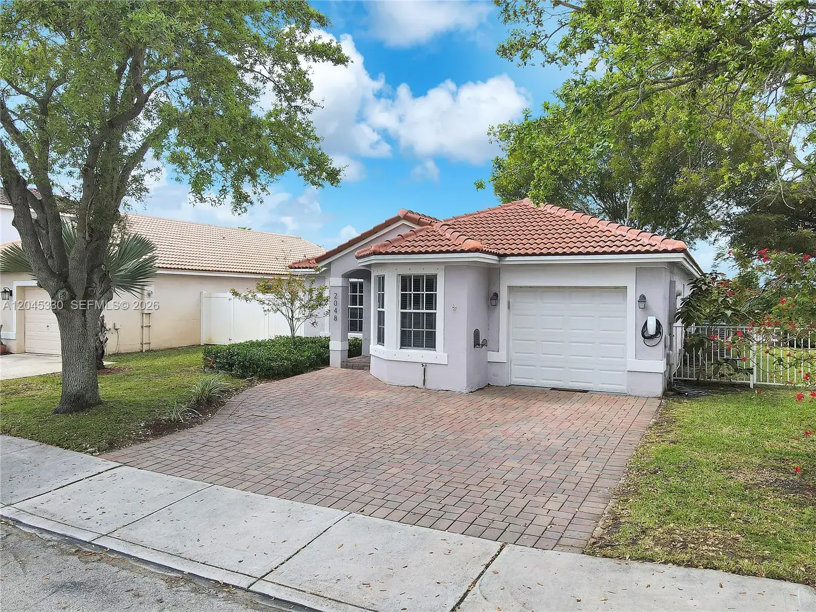 2048 NW 164th Ave, Pembroke Pines FL 33028