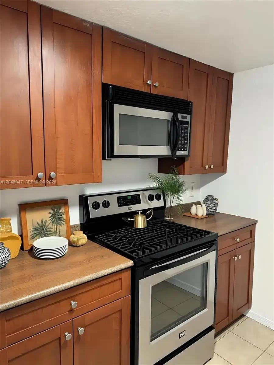 36 NW 6th Ave # 601, Miami FL 33128 photo 3