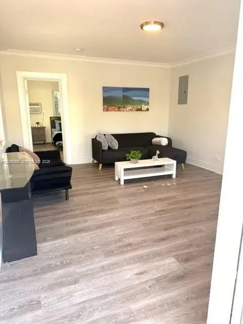 345 85 # 1, Miami Beach FL 33141