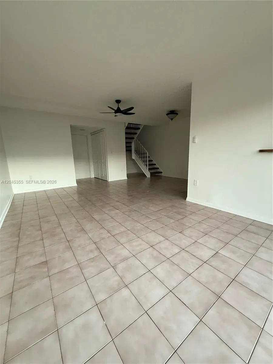 9390 W Flagler St # 224C, Miami FL 33174
