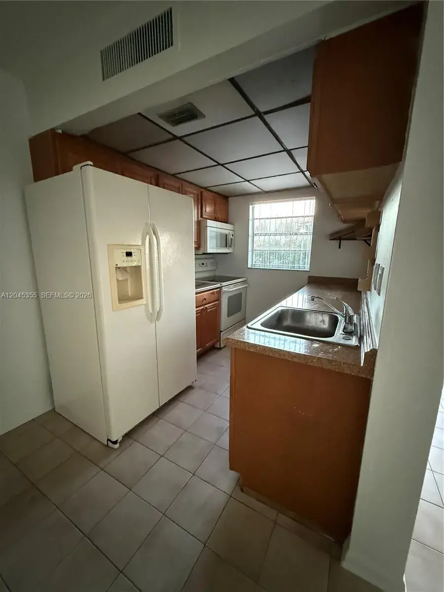 9390 W Flagler St # 224C, Miami FL 33174