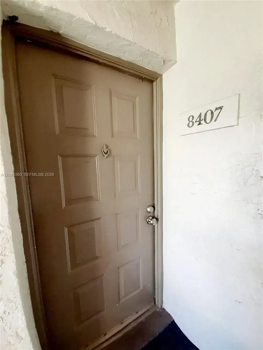 8407 Coral Lake Mnr # 8407, Coral Springs FL 33065 photo 2