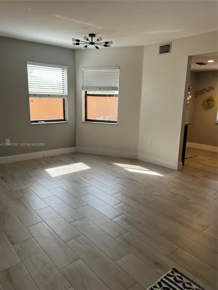 11331 SW 9th Ct, Pembroke Pines FL 33025