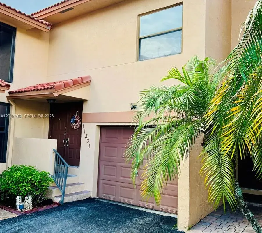 11331 SW 9th Ct, Pembroke Pines FL 33025