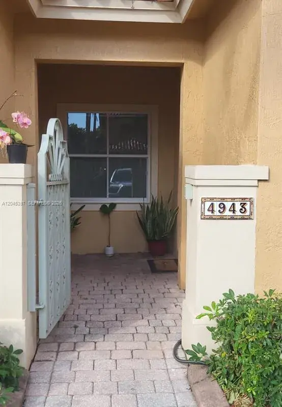 4943 Leeward Ln # 3204, Dania Beach FL 33312