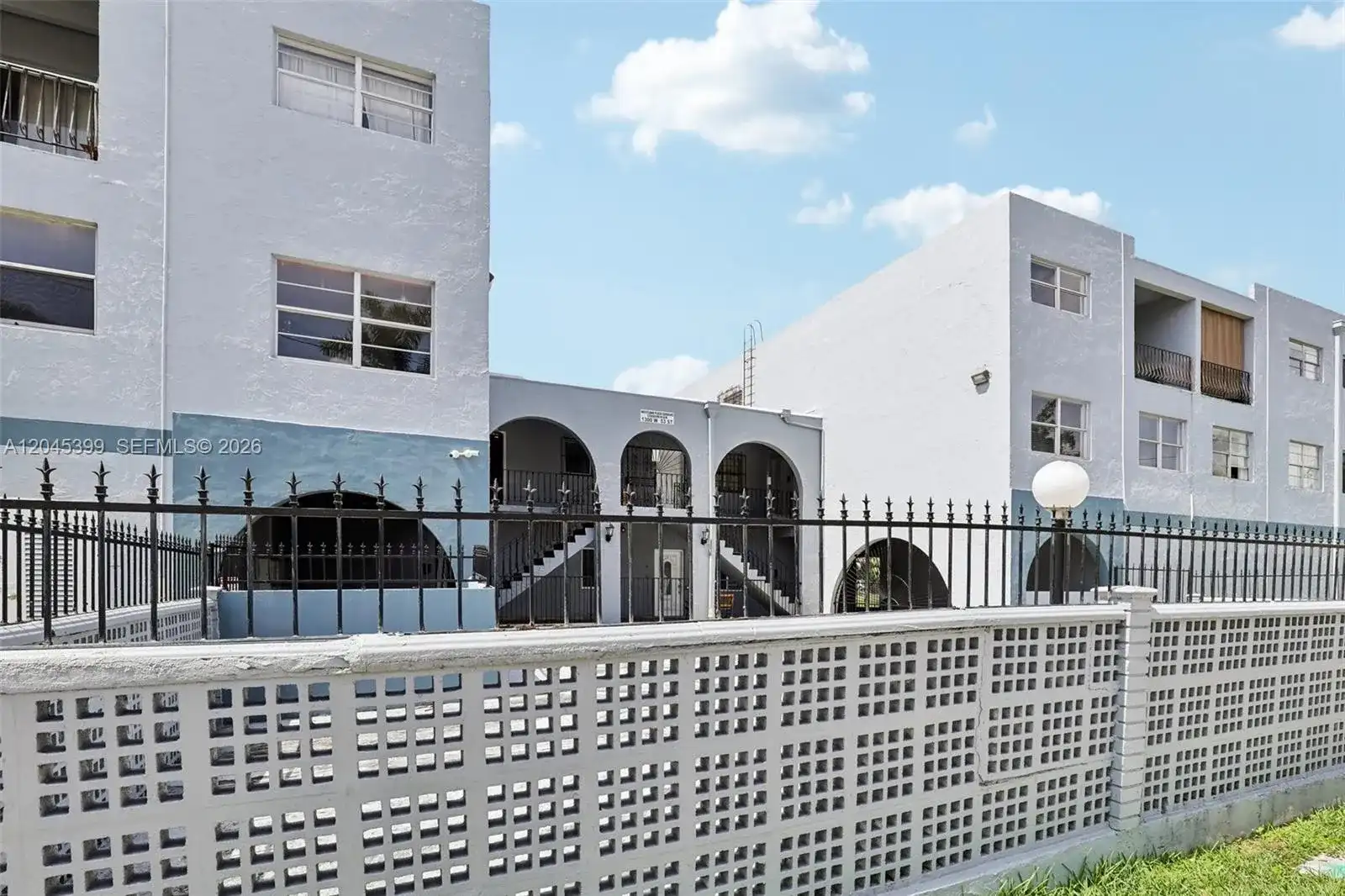 1300 W 53rd St # 25, Hialeah FL 33012