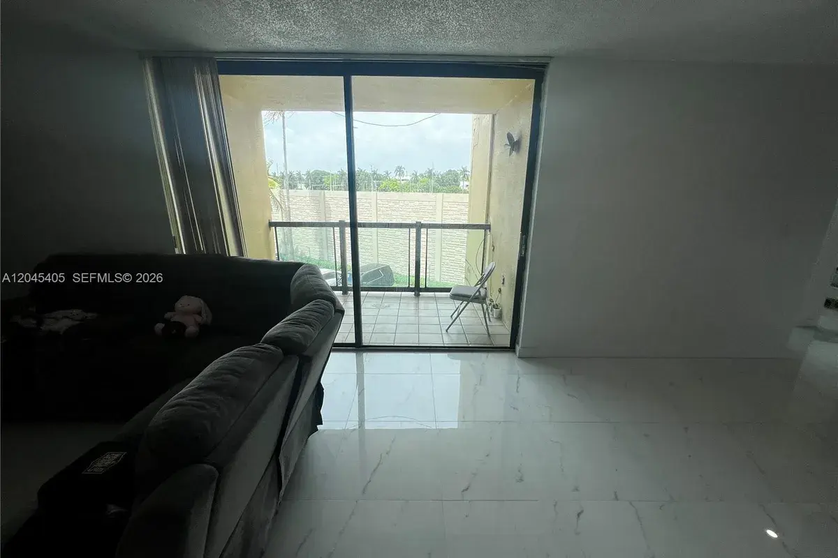 11750 SW 18th St # 1, Miami FL 33175