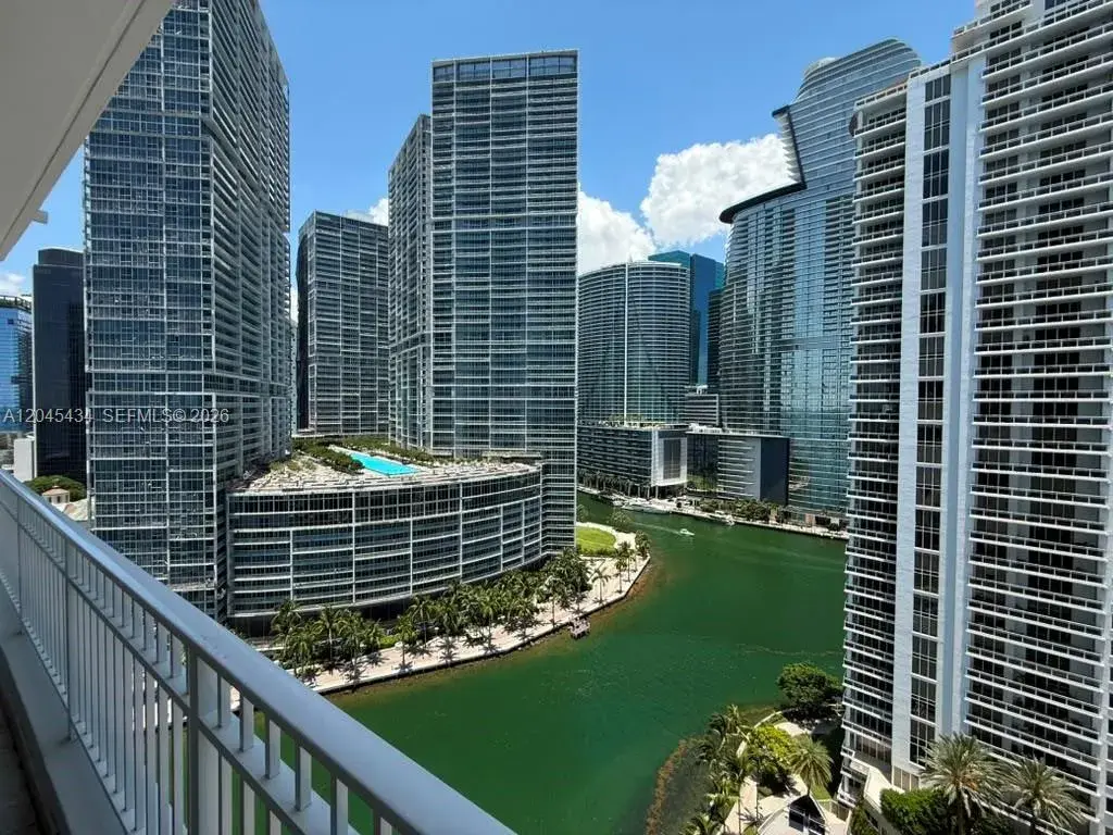 801 Brickell Key Blvd # 2204, Miami FL 33131