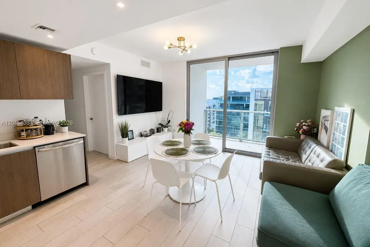 1600 SW 1st Ave # 906, Miami FL 33129