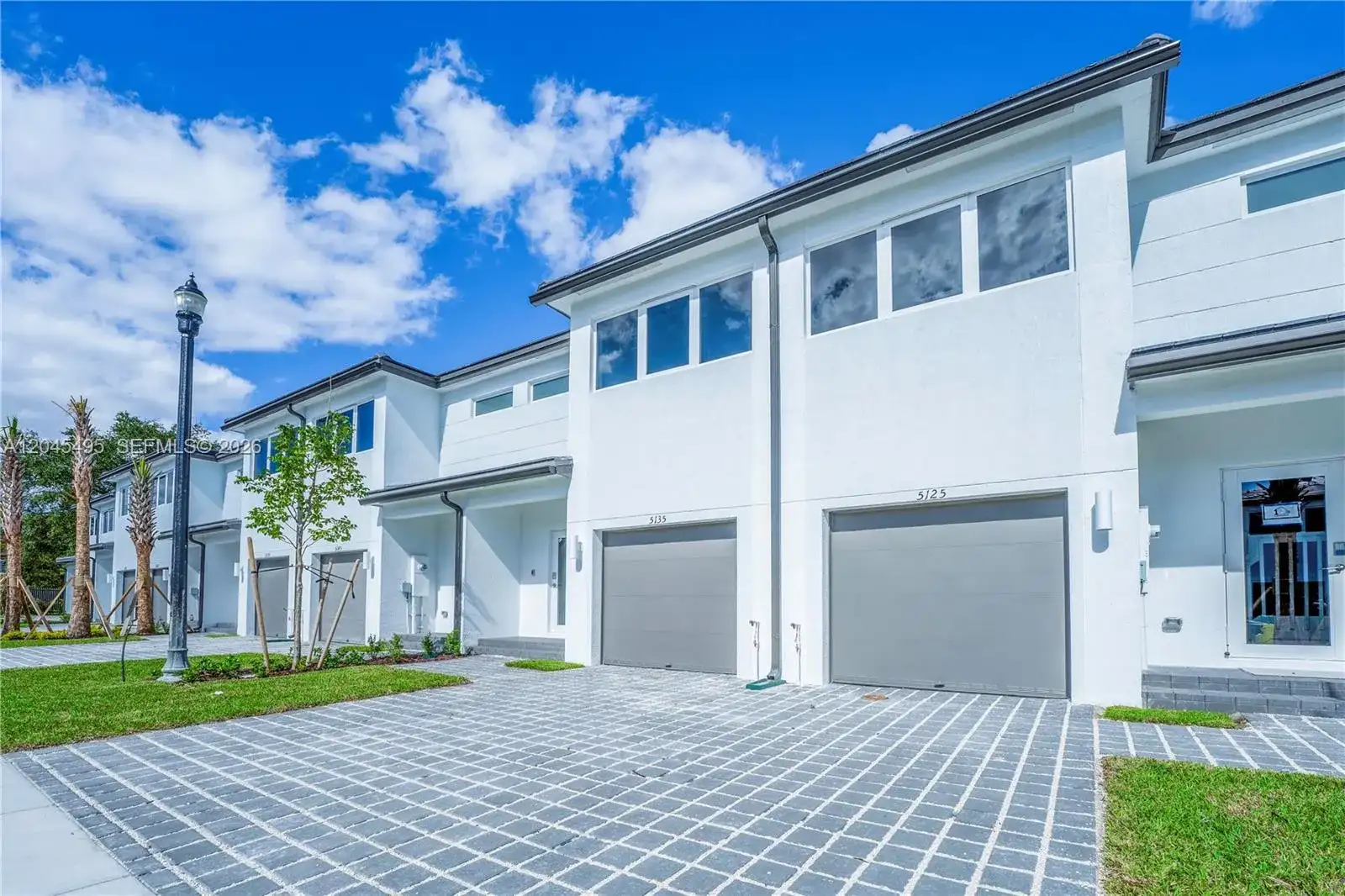 5125 SW 37th St, Pembroke Park FL 33023 photo 4