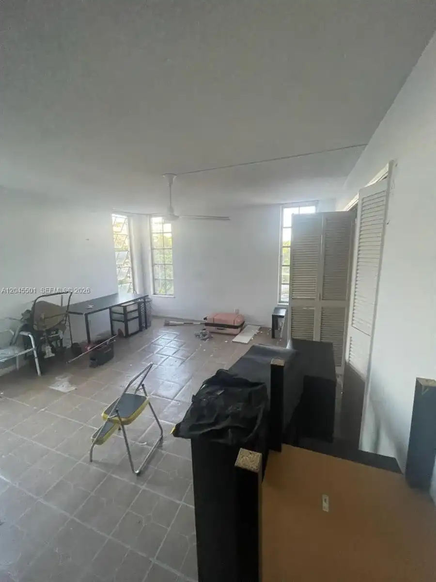 3090 N Course Dr # 401, Pompano Beach FL 33069