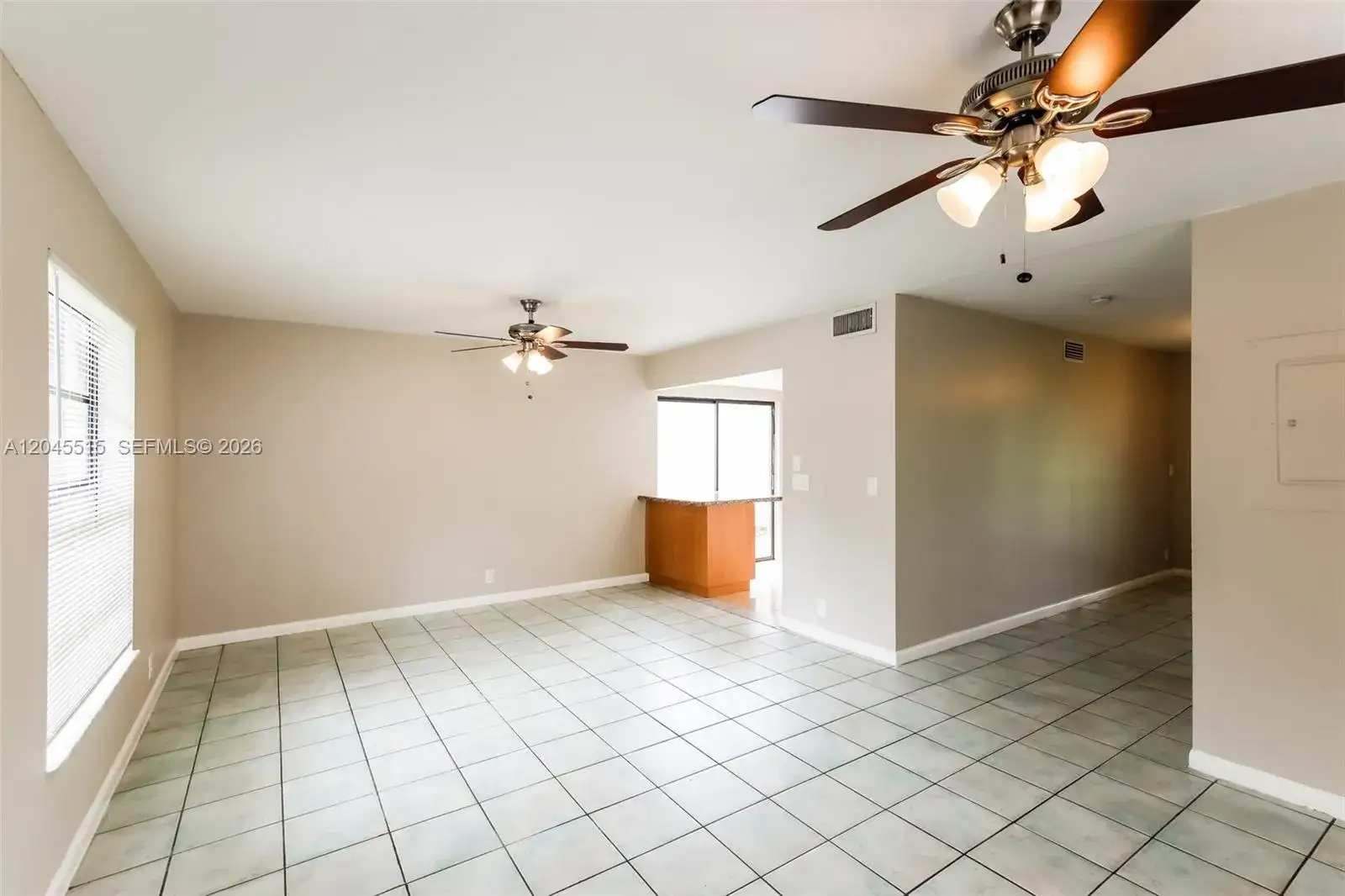 1430 W Sandpiper Cir, Pembroke Pines FL 33026 photo 2