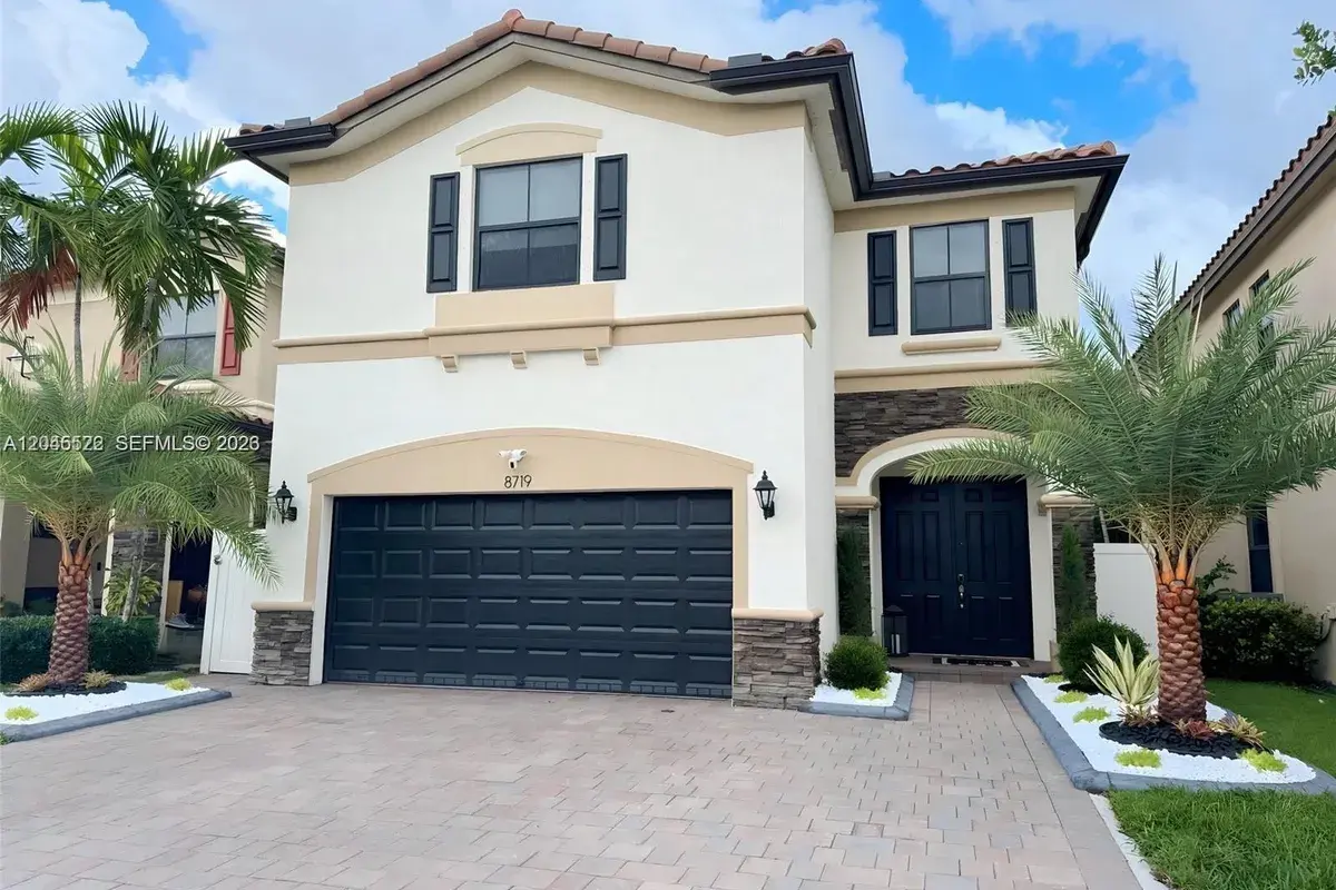 8719 W 33rd Ave, Hialeah FL 33018