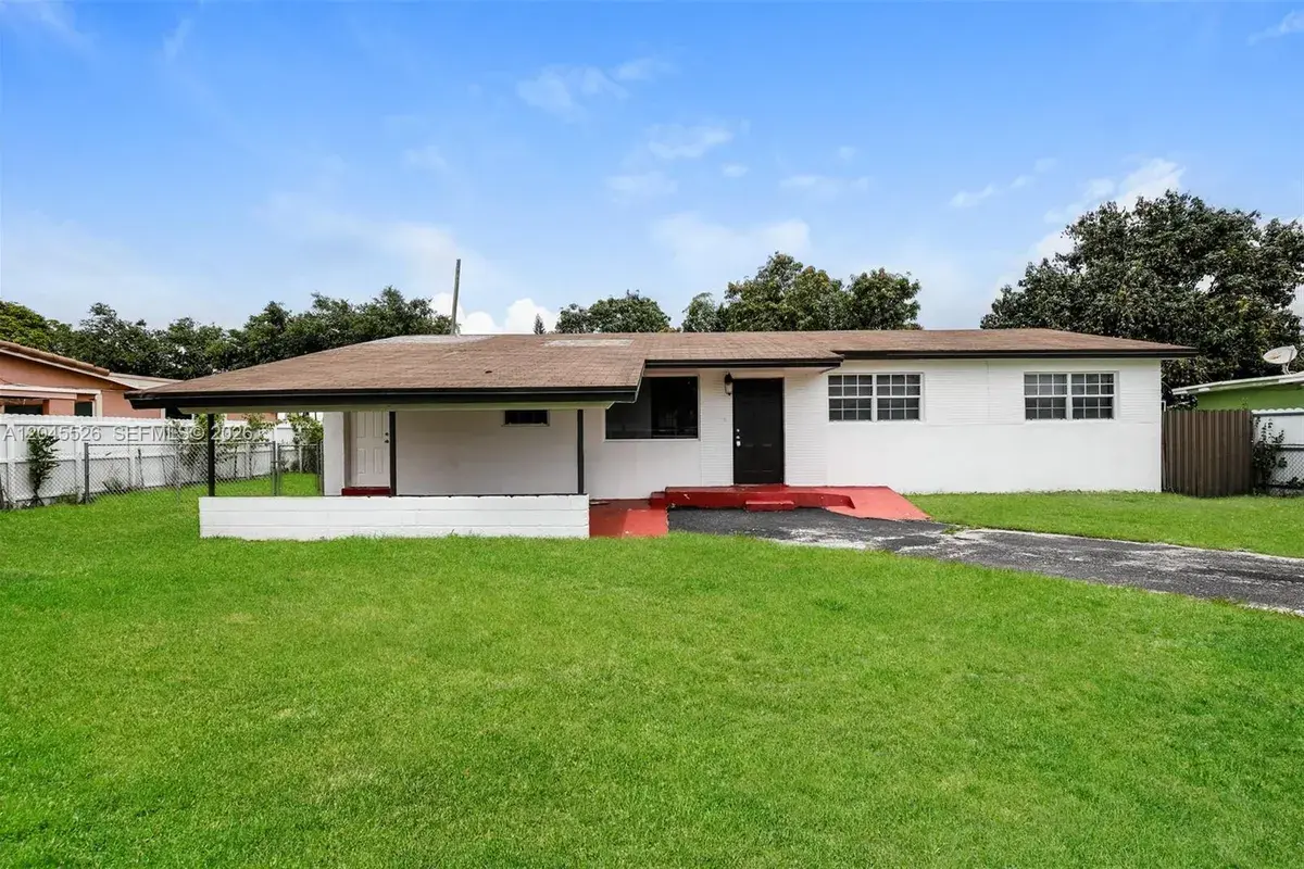4115 NW 185th St, Miami Gardens FL 33055
