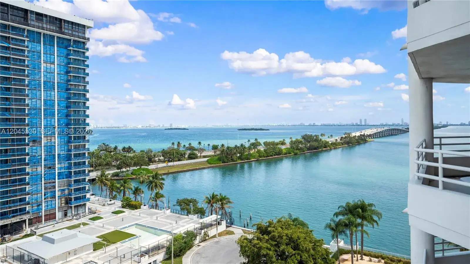 555 NE 34th St # 2704, Miami FL 33137 photo 3