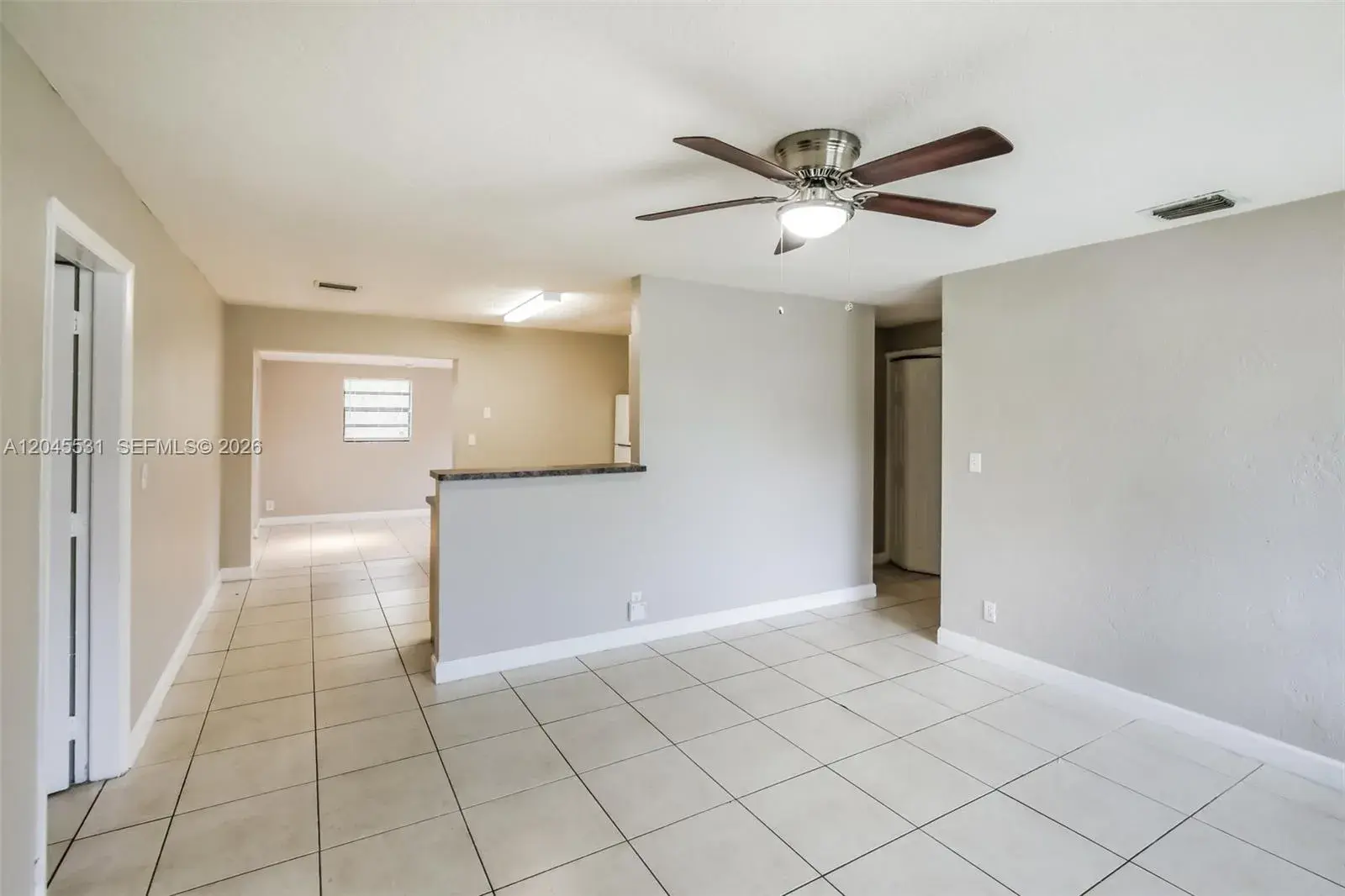 4951 SW 16th St, Plantation FL 33317