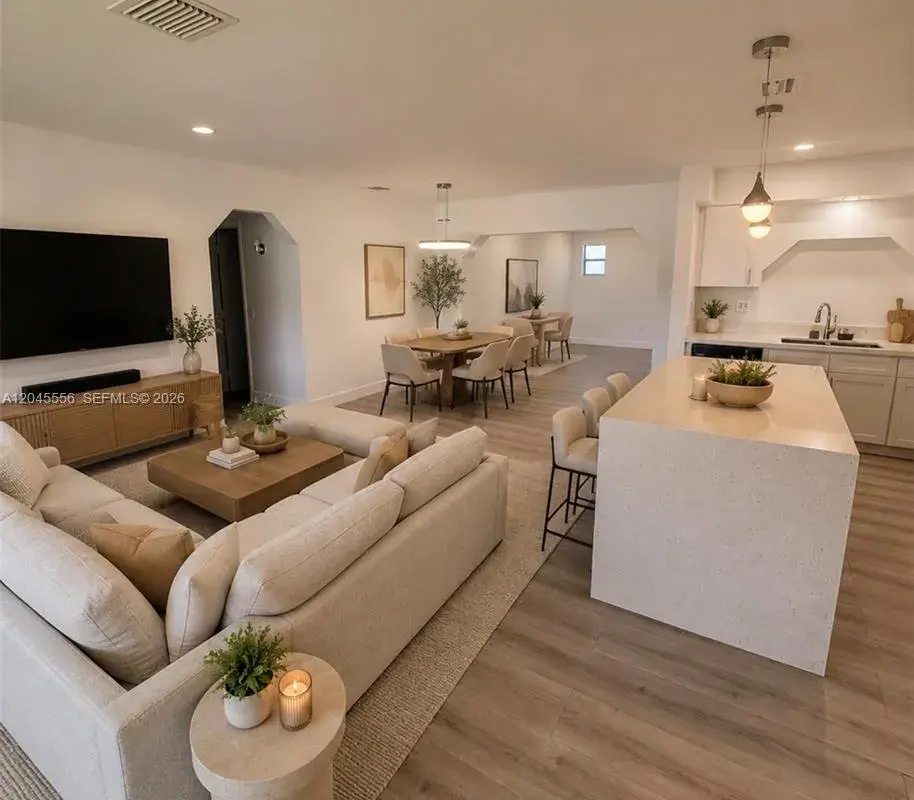 8720 NW 11th St, Pembroke Pines FL 33024