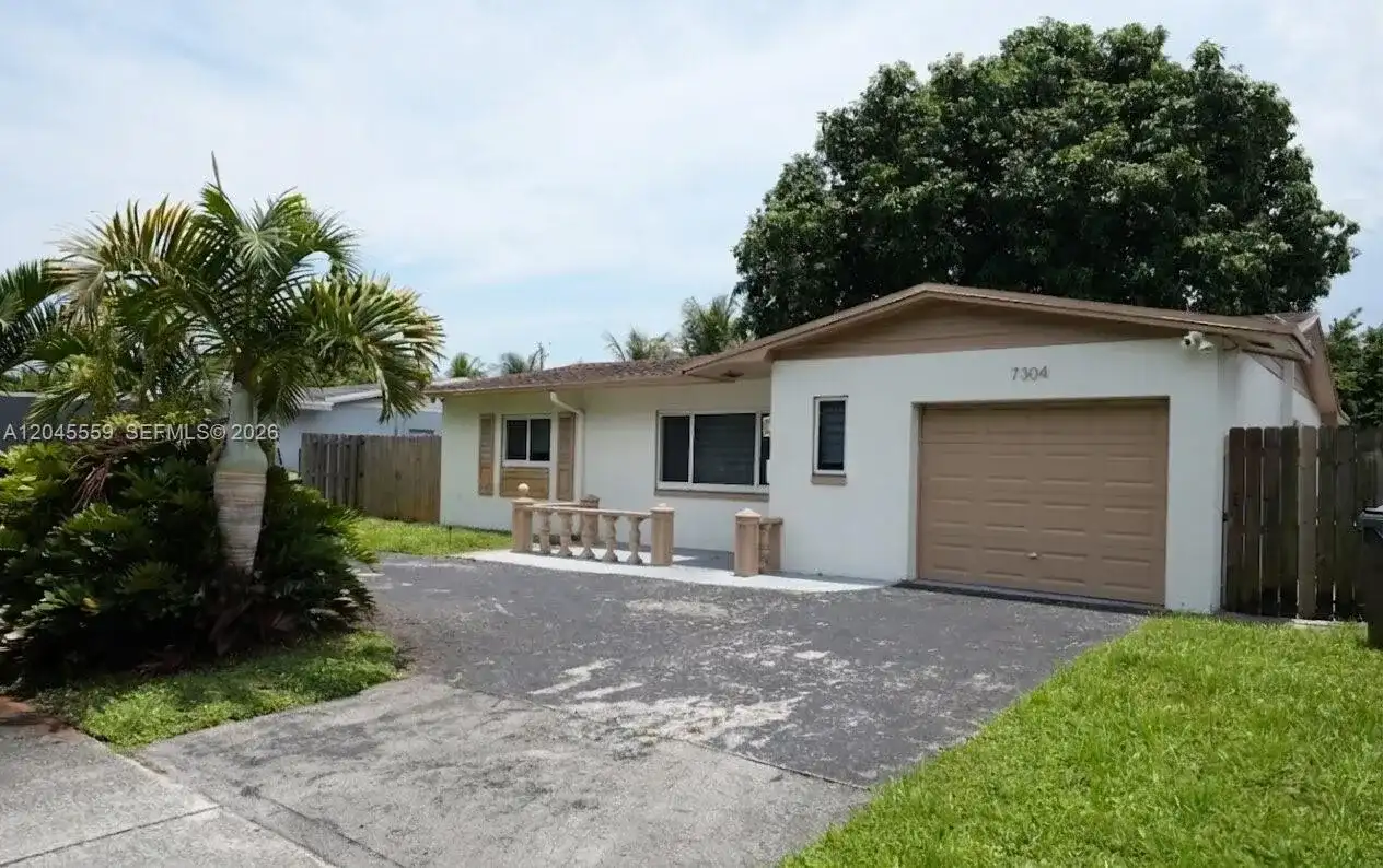7304 Mckinley St, Hollywood FL 33024