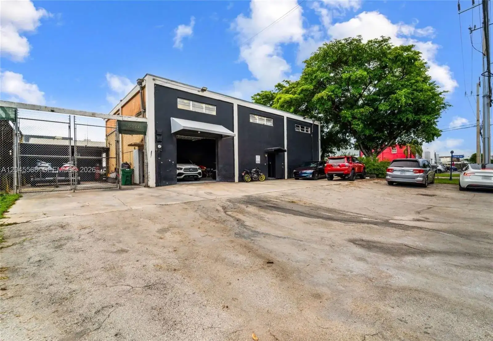 5571 NW 84th Ave, Doral FL 33166 photo 3