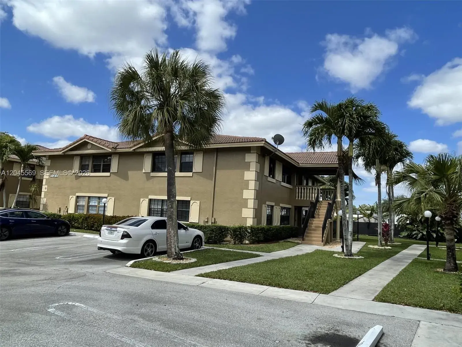 2642 Riverside Dr # 2642, Coral Springs FL 33065