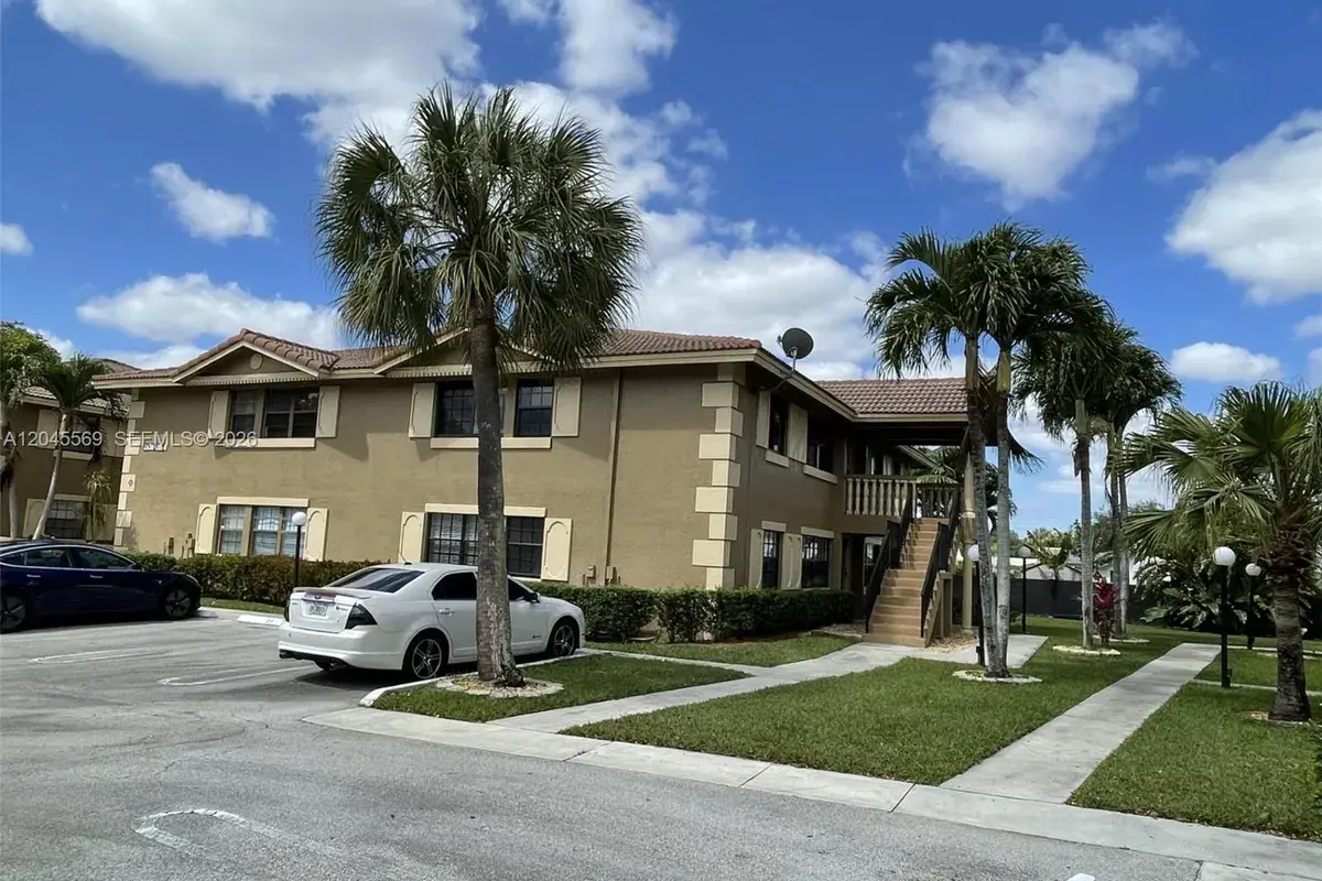 2642 Riverside Dr # 2642, Coral Springs FL 33065