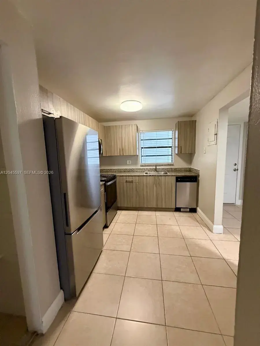 2111 NW 55th Ave # 211, Lauderhill FL 33313