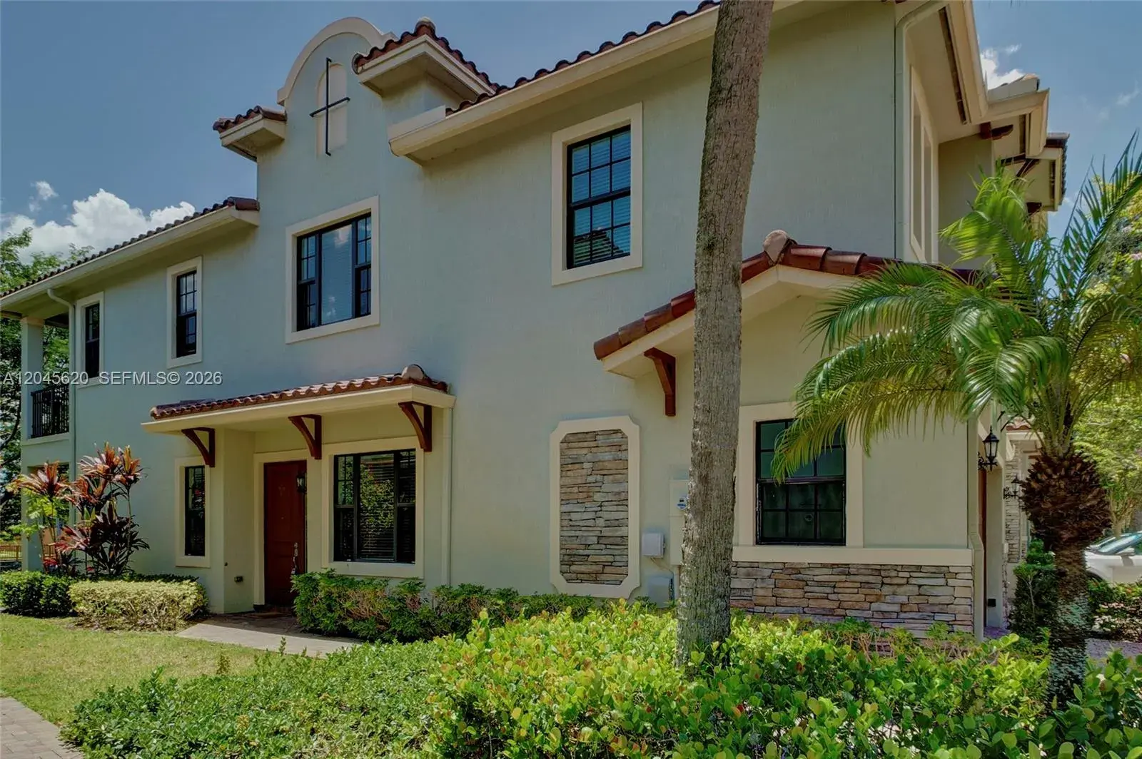 142 SW 127th Terrace, Plantation FL 33325