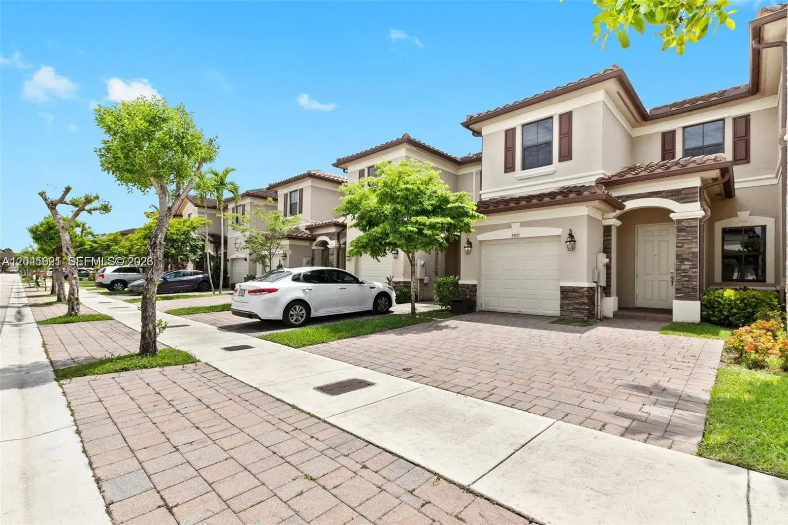 8925 W 33rd Ave, Hialeah FL 33018