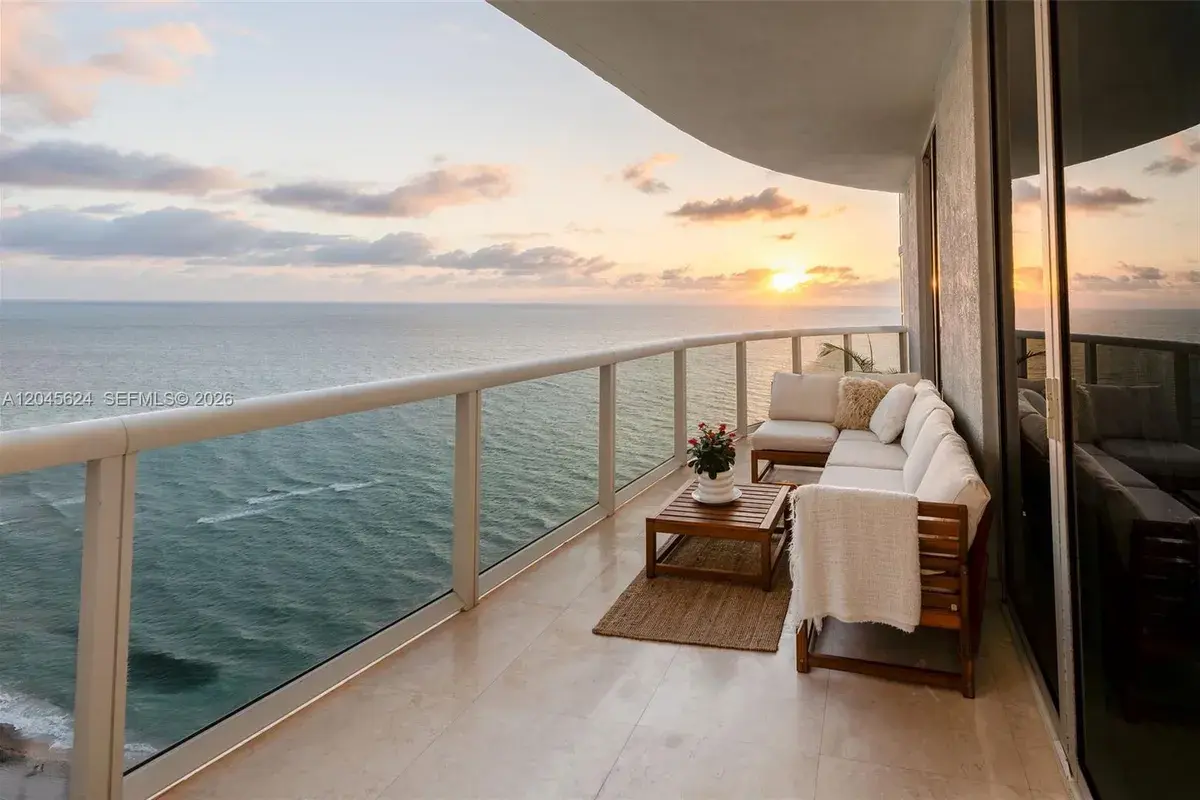 15901 Collins Ave # 2502, Sunny Isles Beach FL 33160