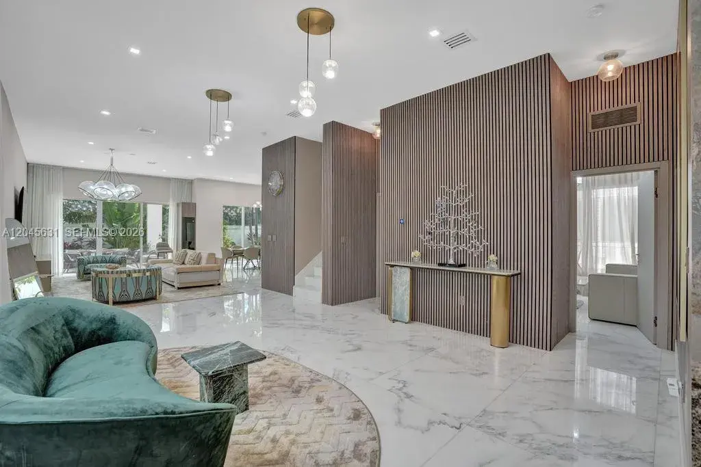 18985 Atlantic Blvd # 0, Sunny Isles Beach FL 33160