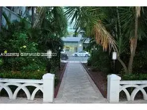 215 30th St # 22, Miami Beach FL 33140 photo 3