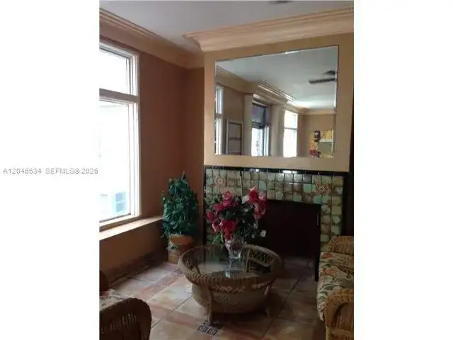 215 30th St # 22, Miami Beach FL 33140 photo 5