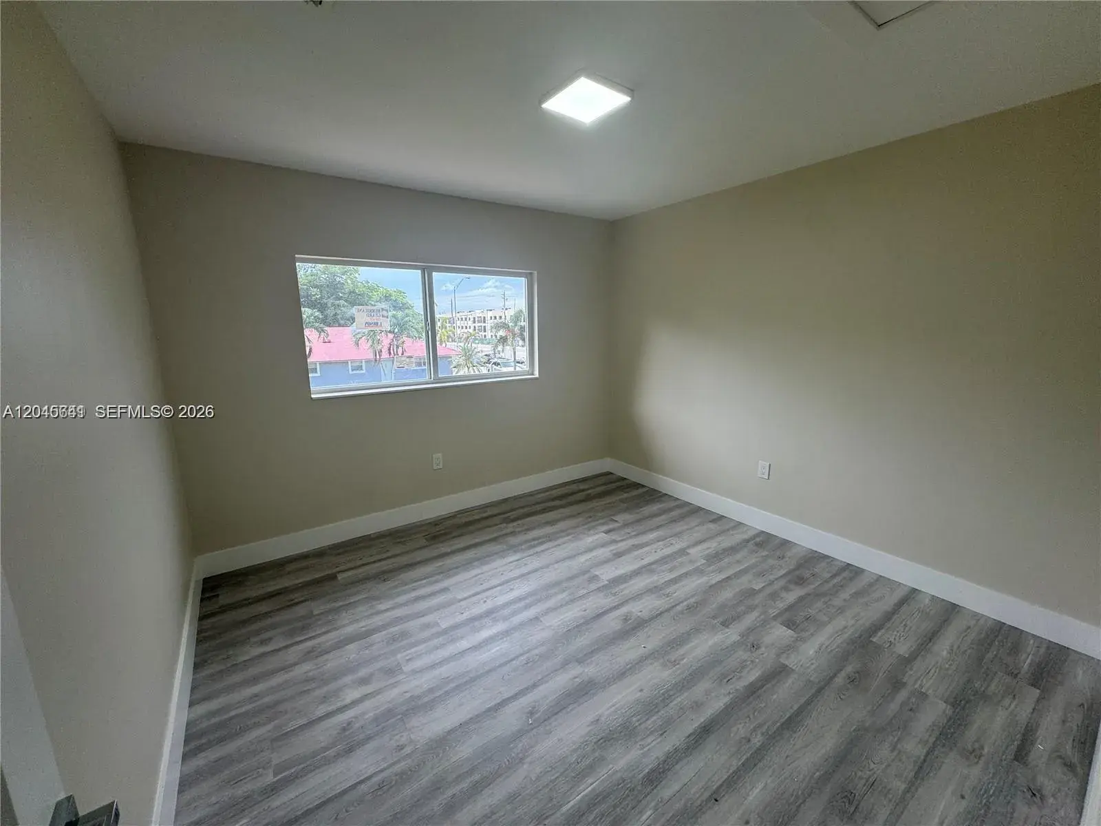 205 NW 159th St, Miami FL 33169