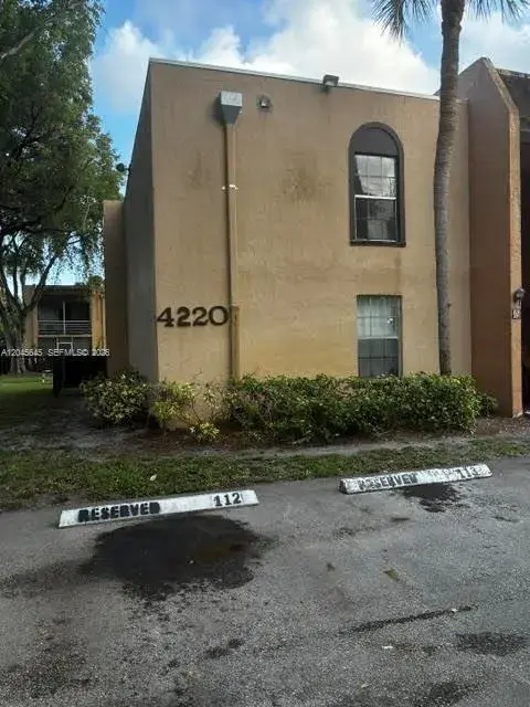 4220 NW 21st St # 207, Lauderhill FL 33313