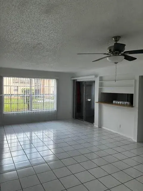 4220 NW 21st St # 207, Lauderhill FL 33313