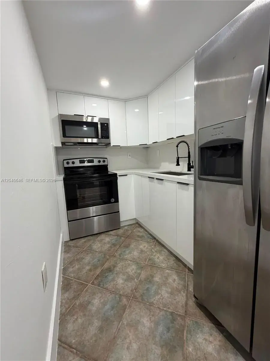 4801 NW 7th St # 16, Miami FL 33126