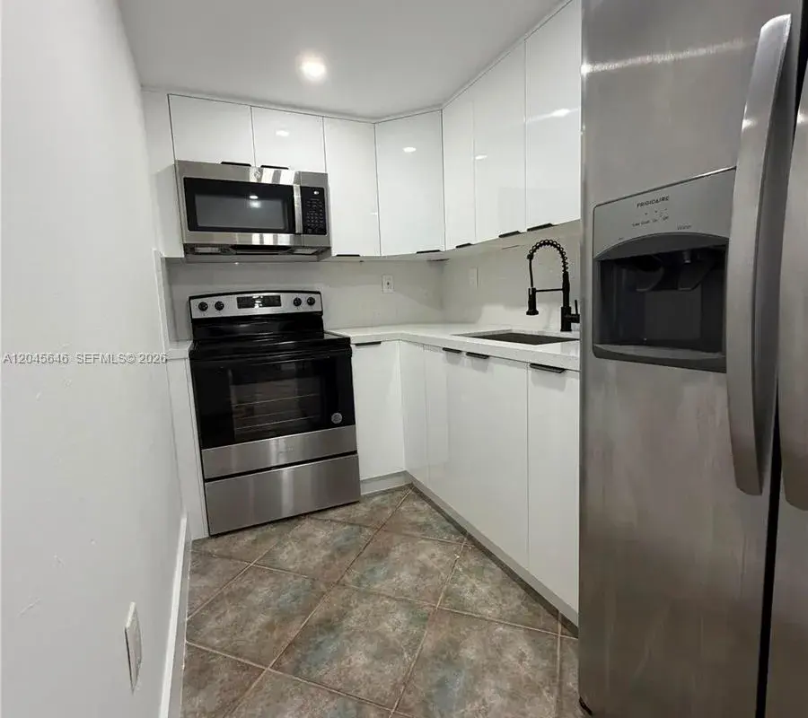 4801 NW 7th St # 16, Miami FL 33126