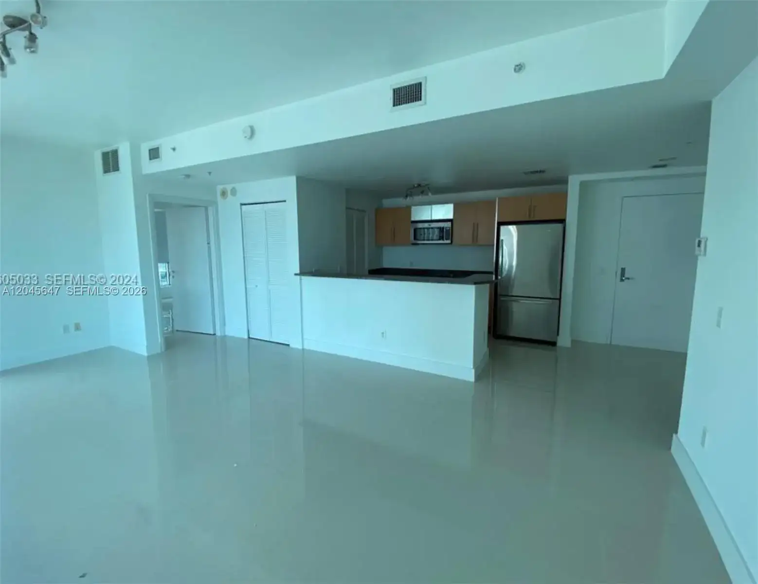 300 S Biscayne Blvd # 2302, Miami FL 33131 photo 2